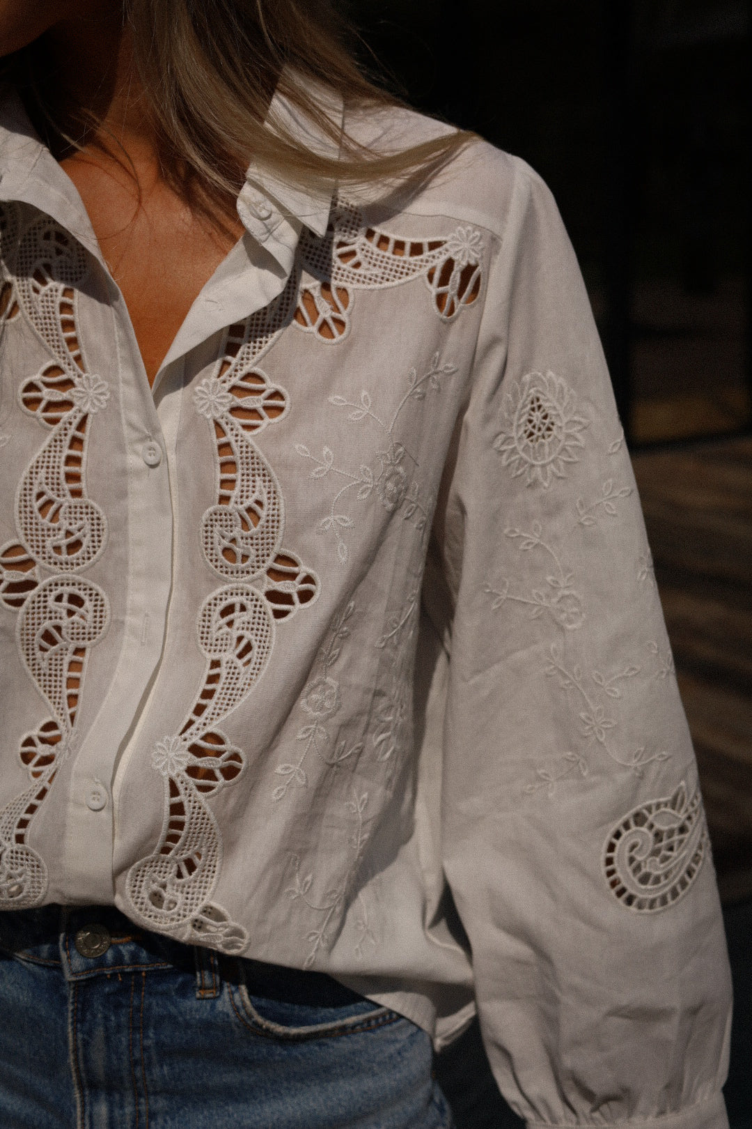 Mulan blanche - Chemise brodée