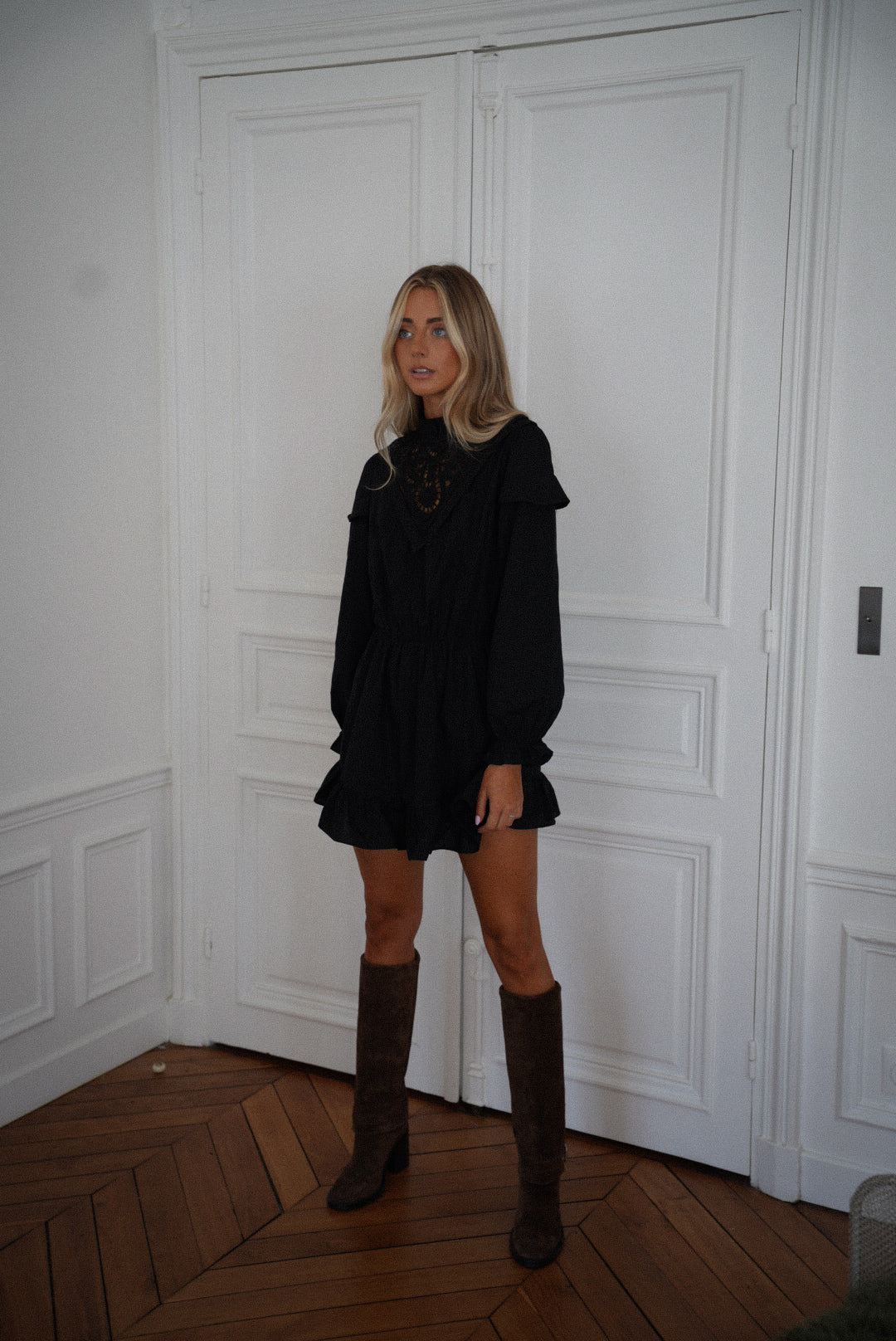 Charline noire - Robe brodée