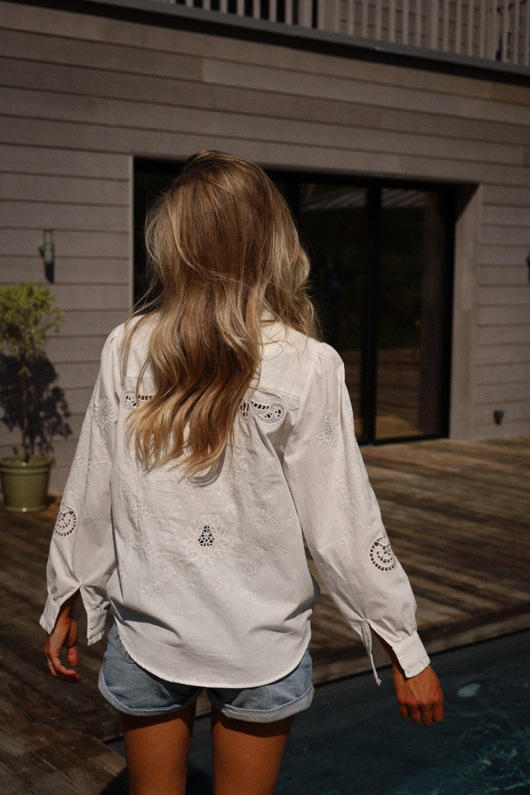 Mulan blanche - Chemise brodée