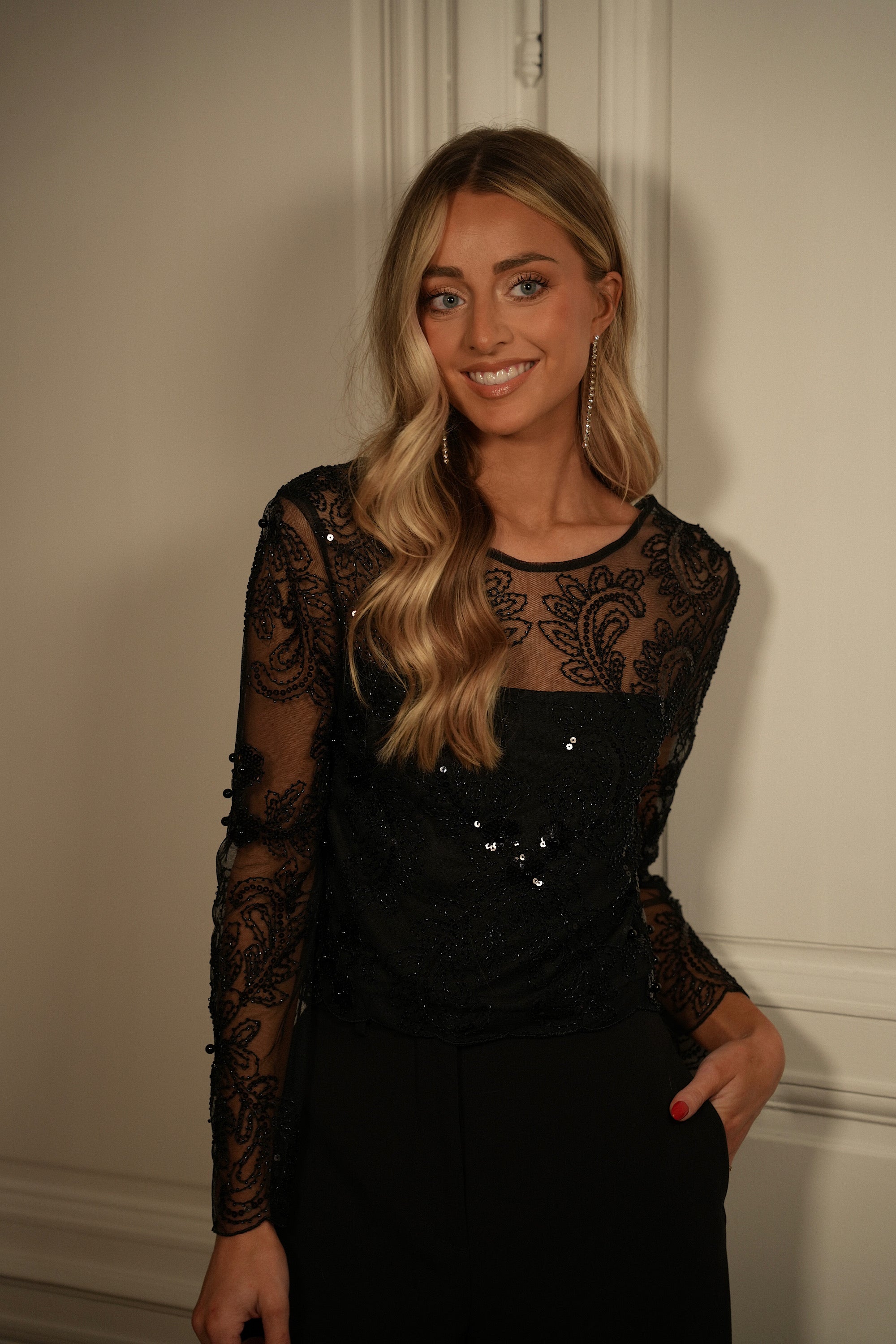 Violette noire - Blouse perlée