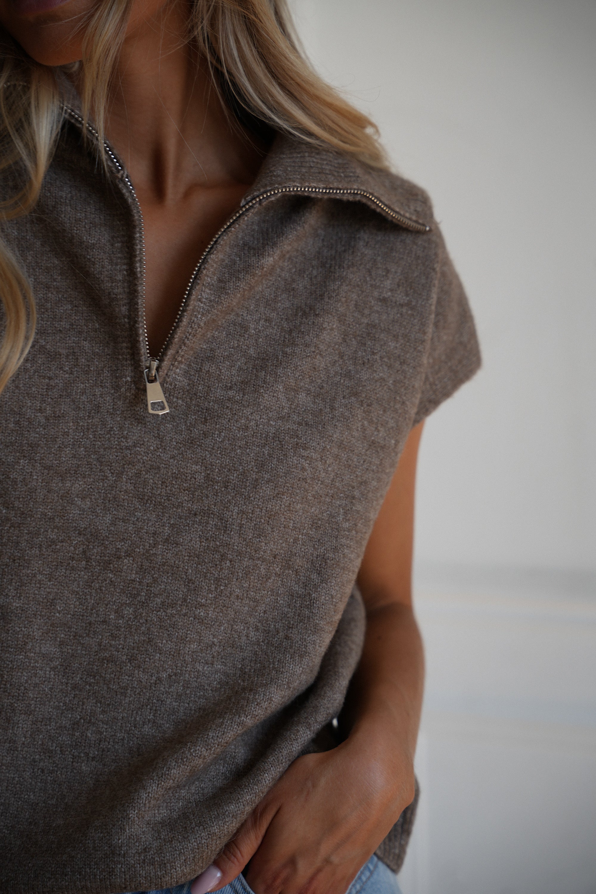 Chann taupe - Pull sans manches