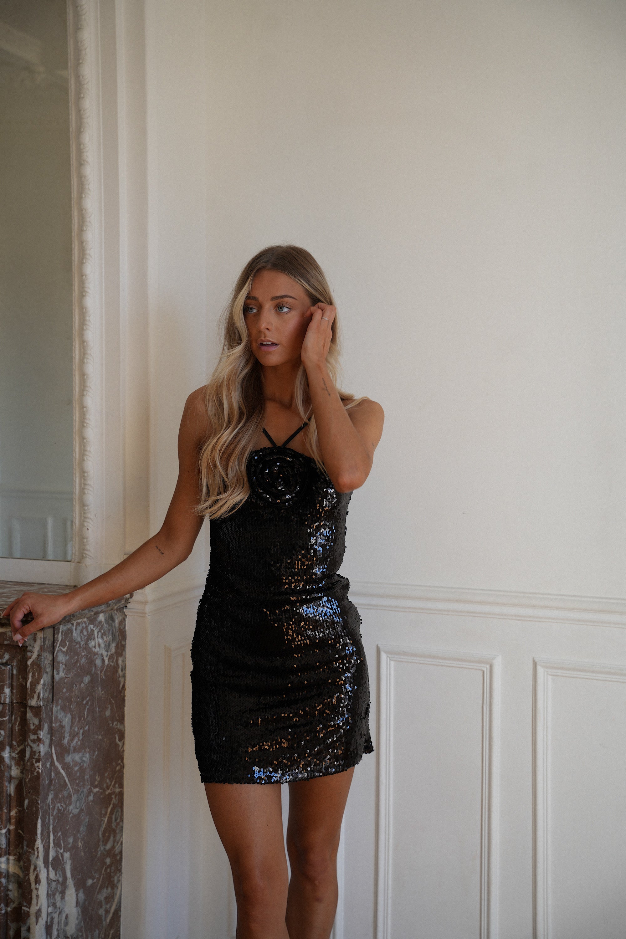 Dora noire - Robe à sequins