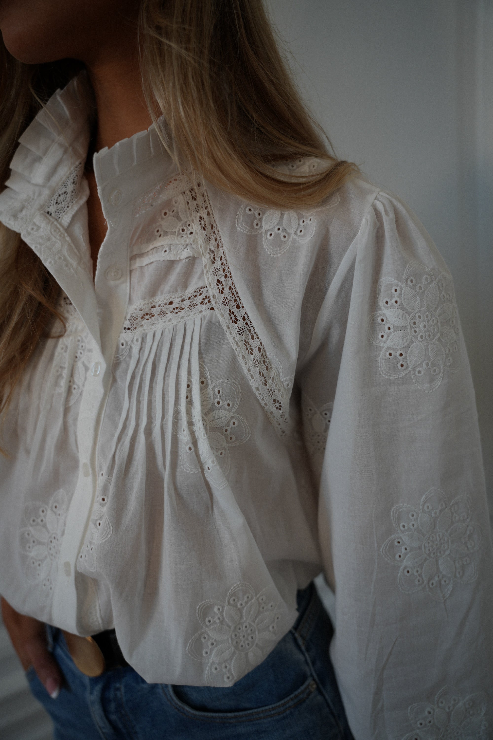 Safia blanche - Blouse brodée