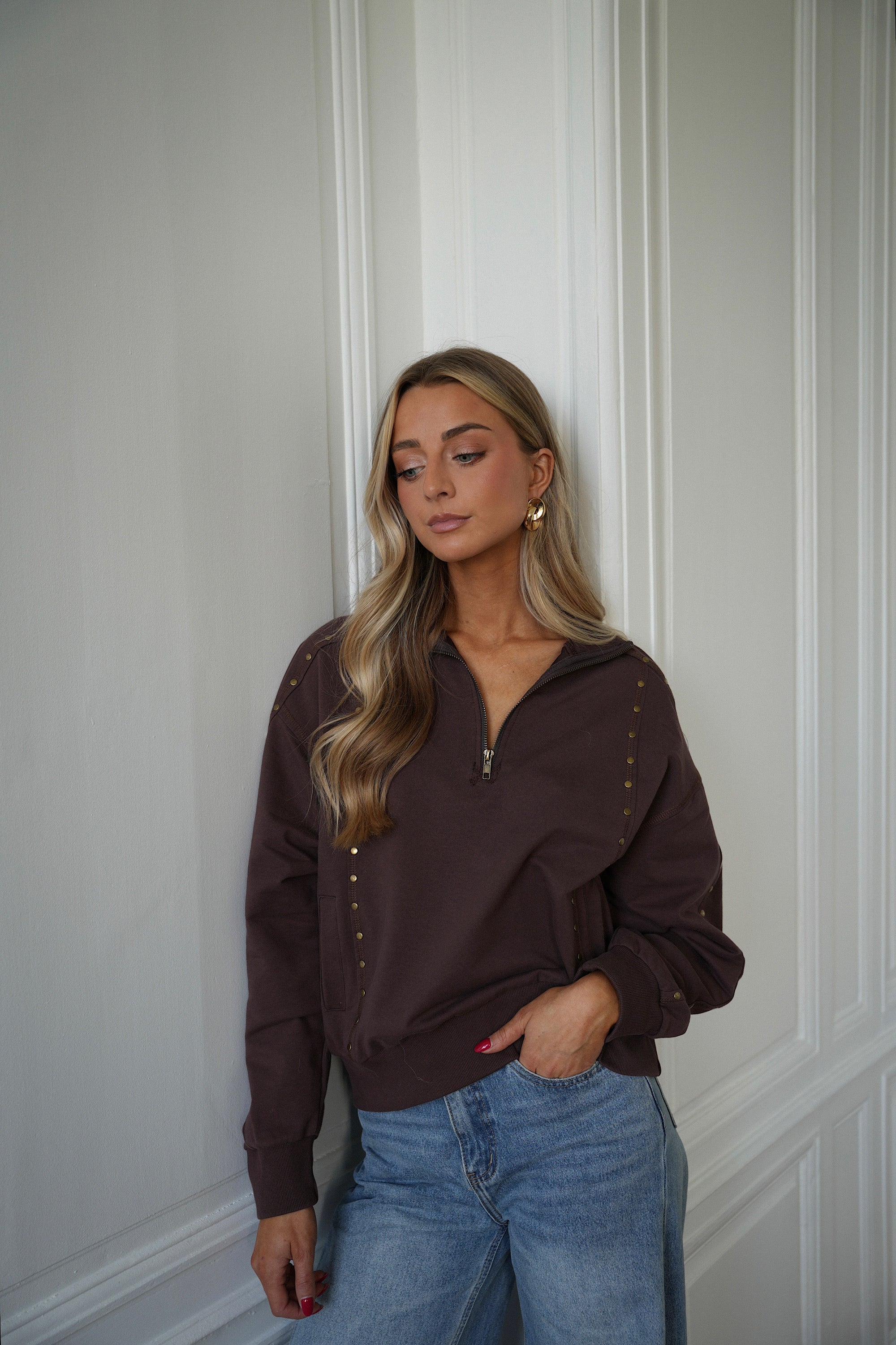 Victoria chocolat - Sweat-shirt clouté