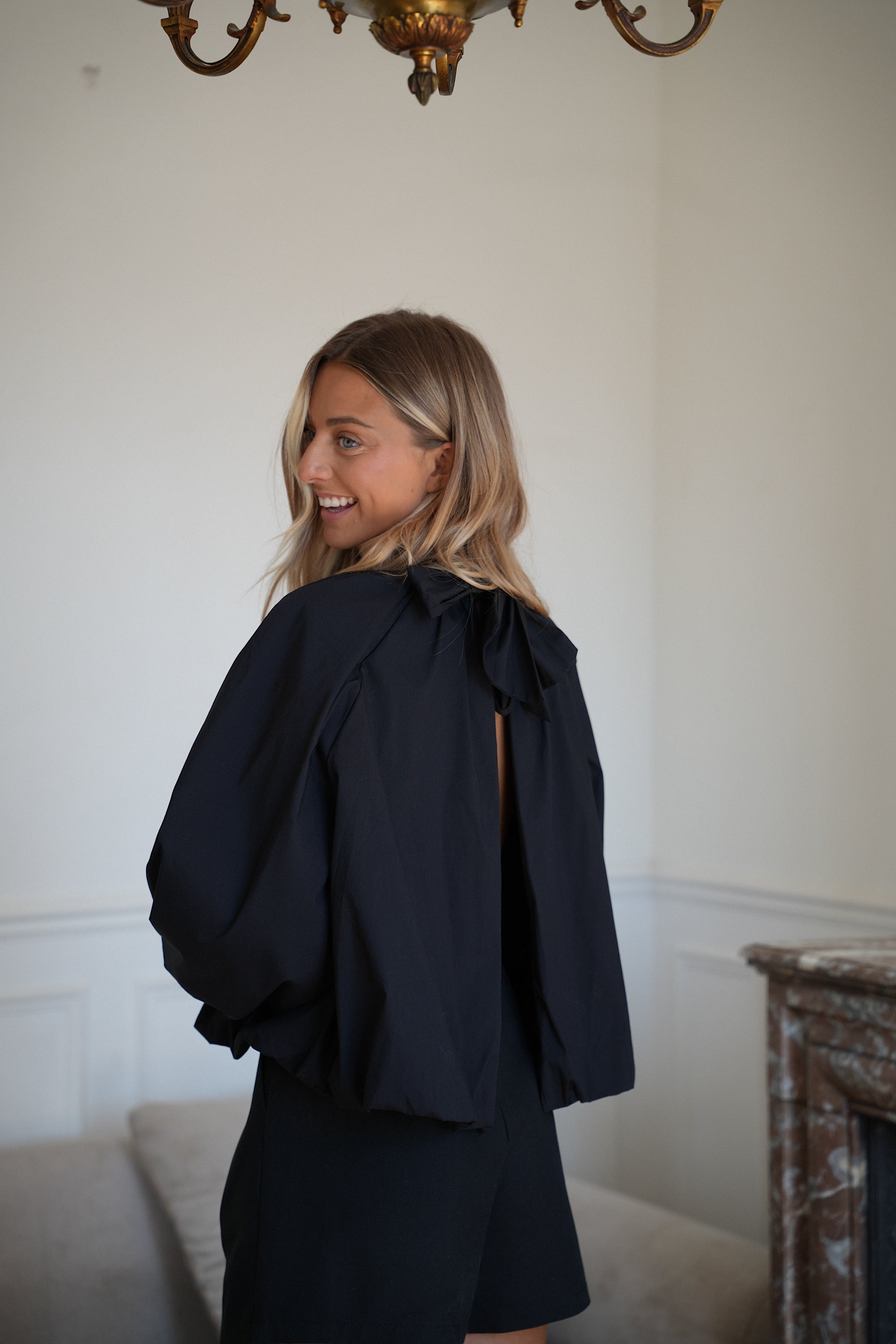 Lorena noire - Blouse dos nu