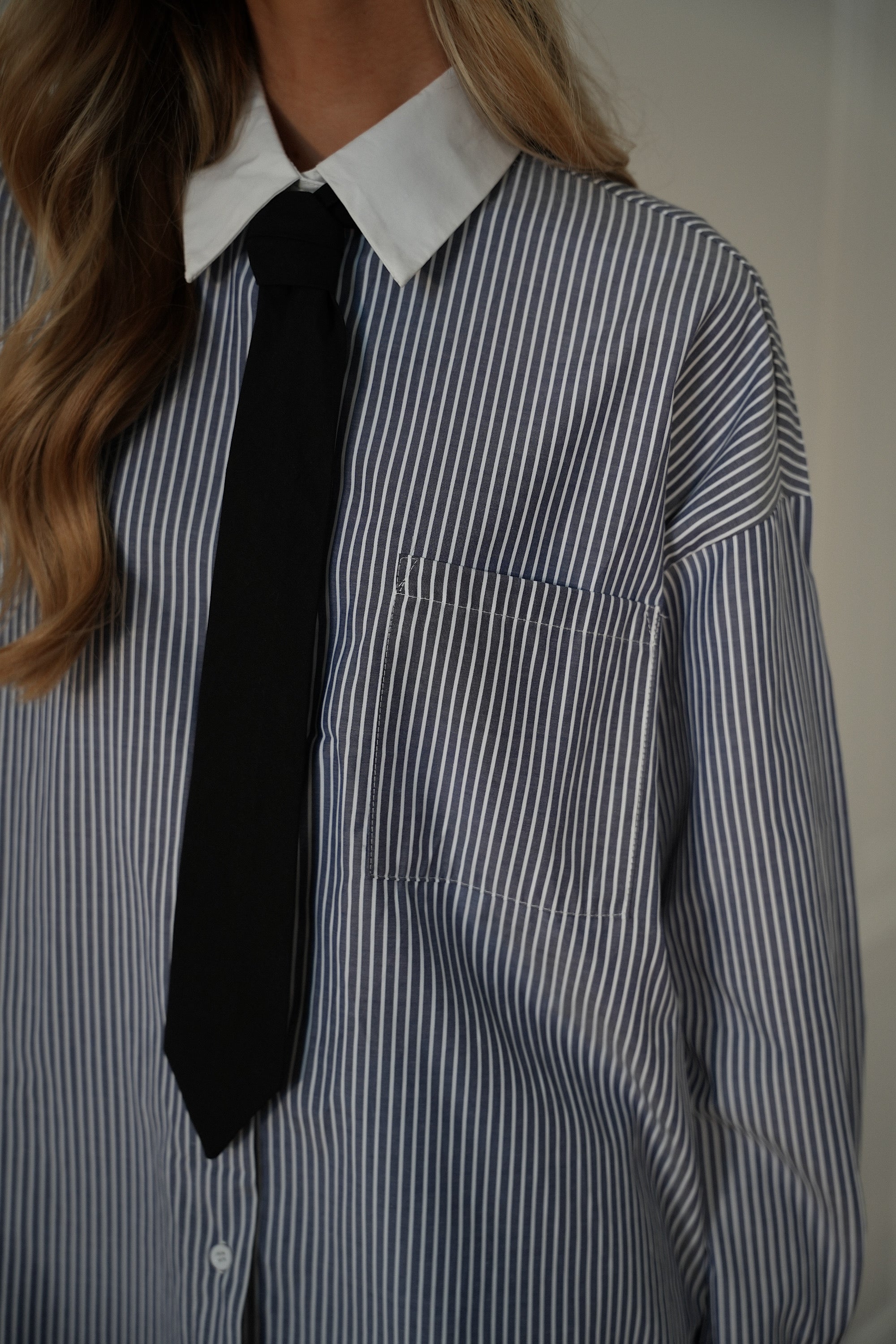 Mary bleue - Chemise cravate