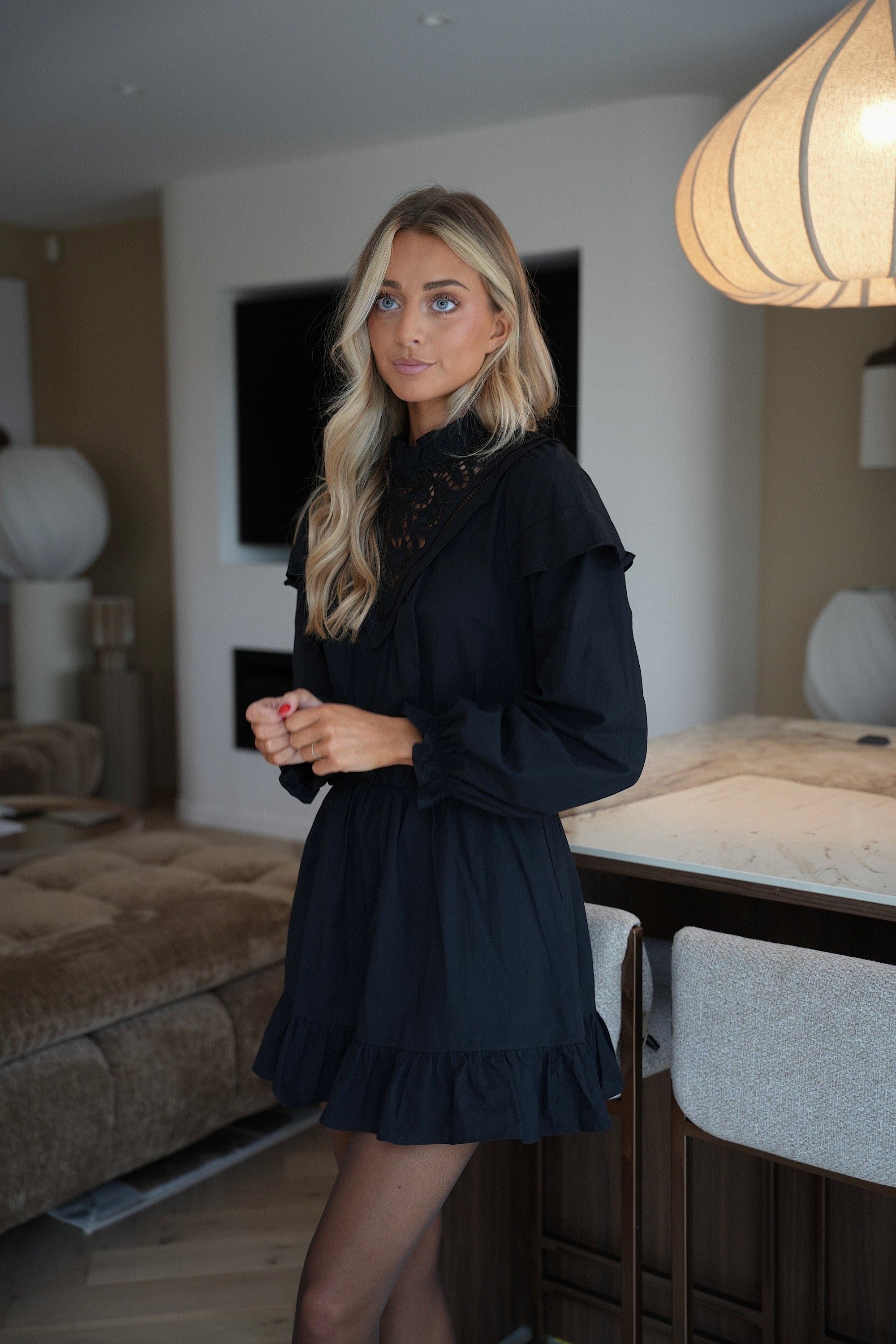 Charline noire - Robe brodée