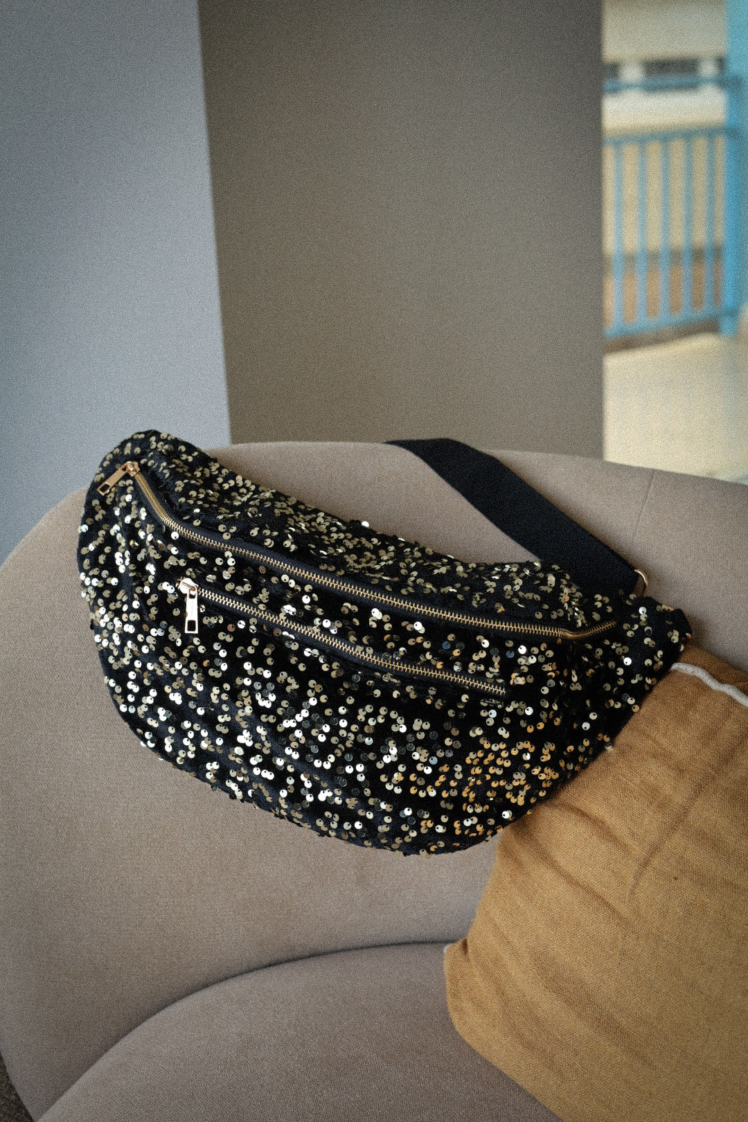 Raquel doré - Sac banane sequins XL