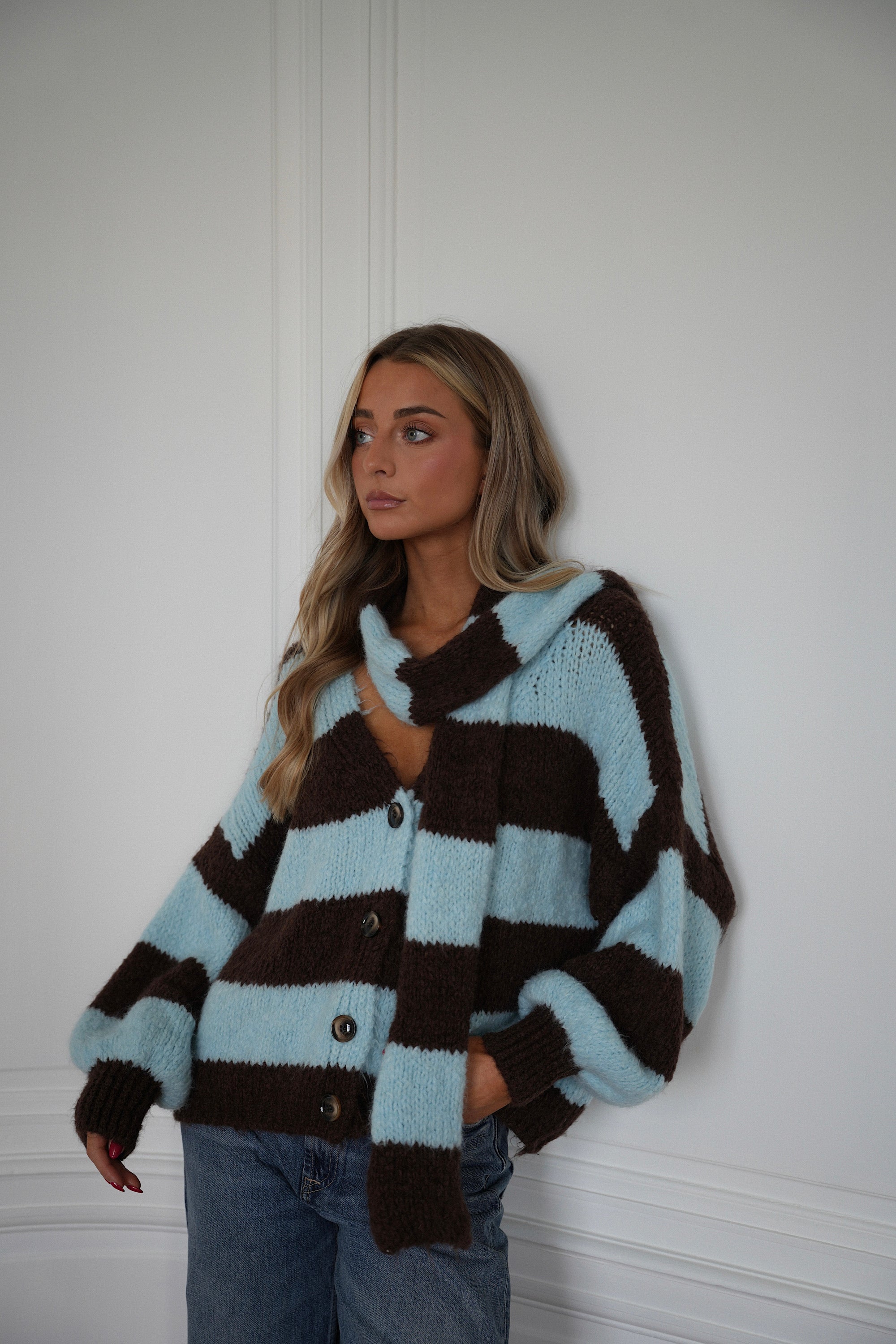 Jasmin bleu/chocolat - Gilet écharpe rayé