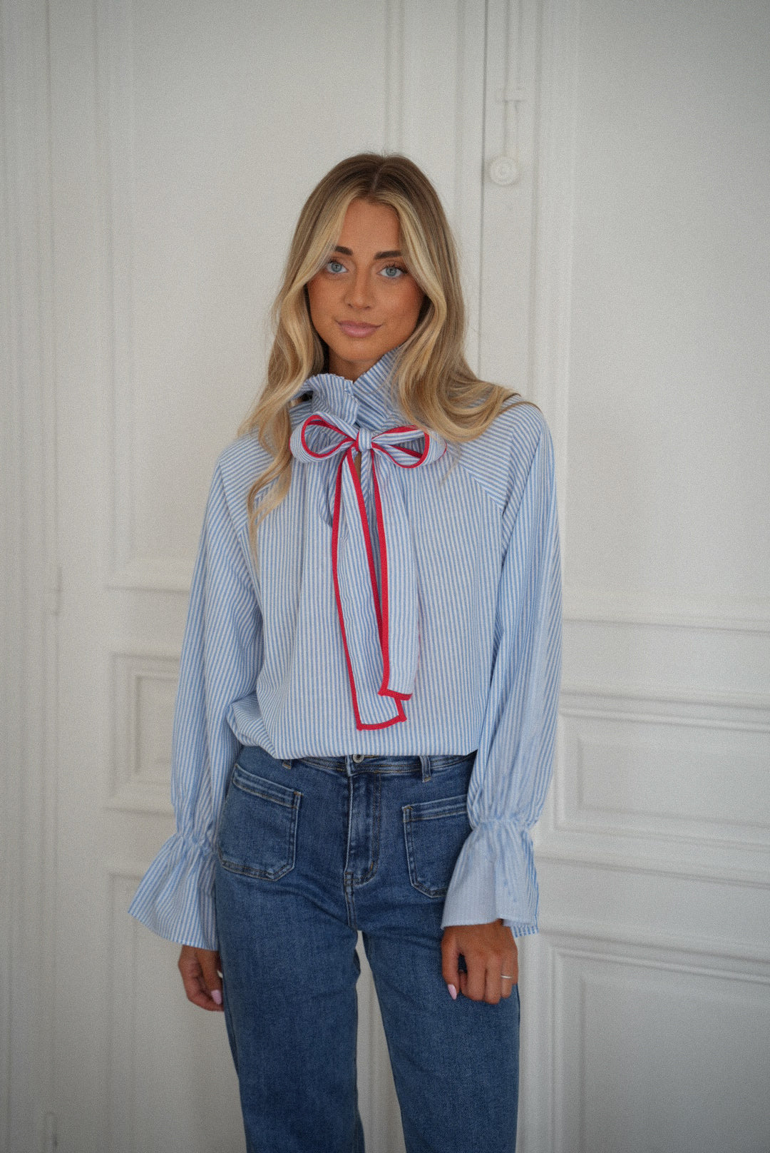 Meghan bleue Blouse à noeud