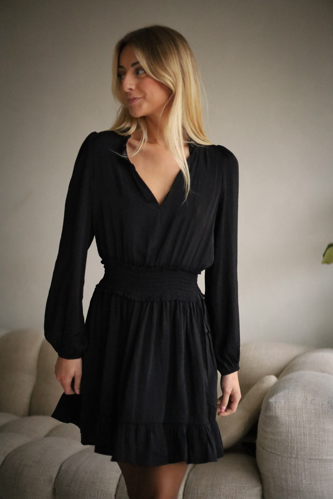 Petite robe noire fluide discount