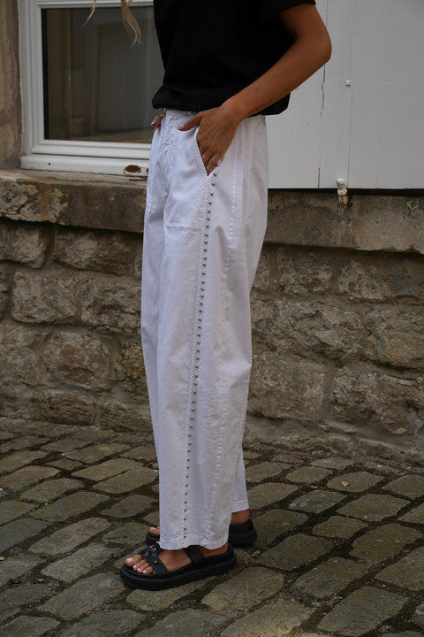Yola blanc - Pantalon clouté