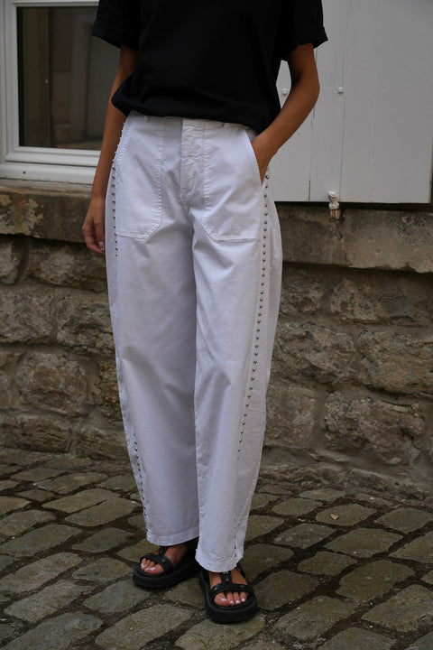 Yola blanc - Pantalon clouté