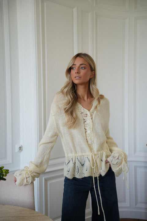 Orelia beige - Gilet brodé