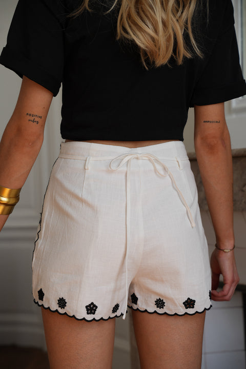 Aliza crème - Short brodé