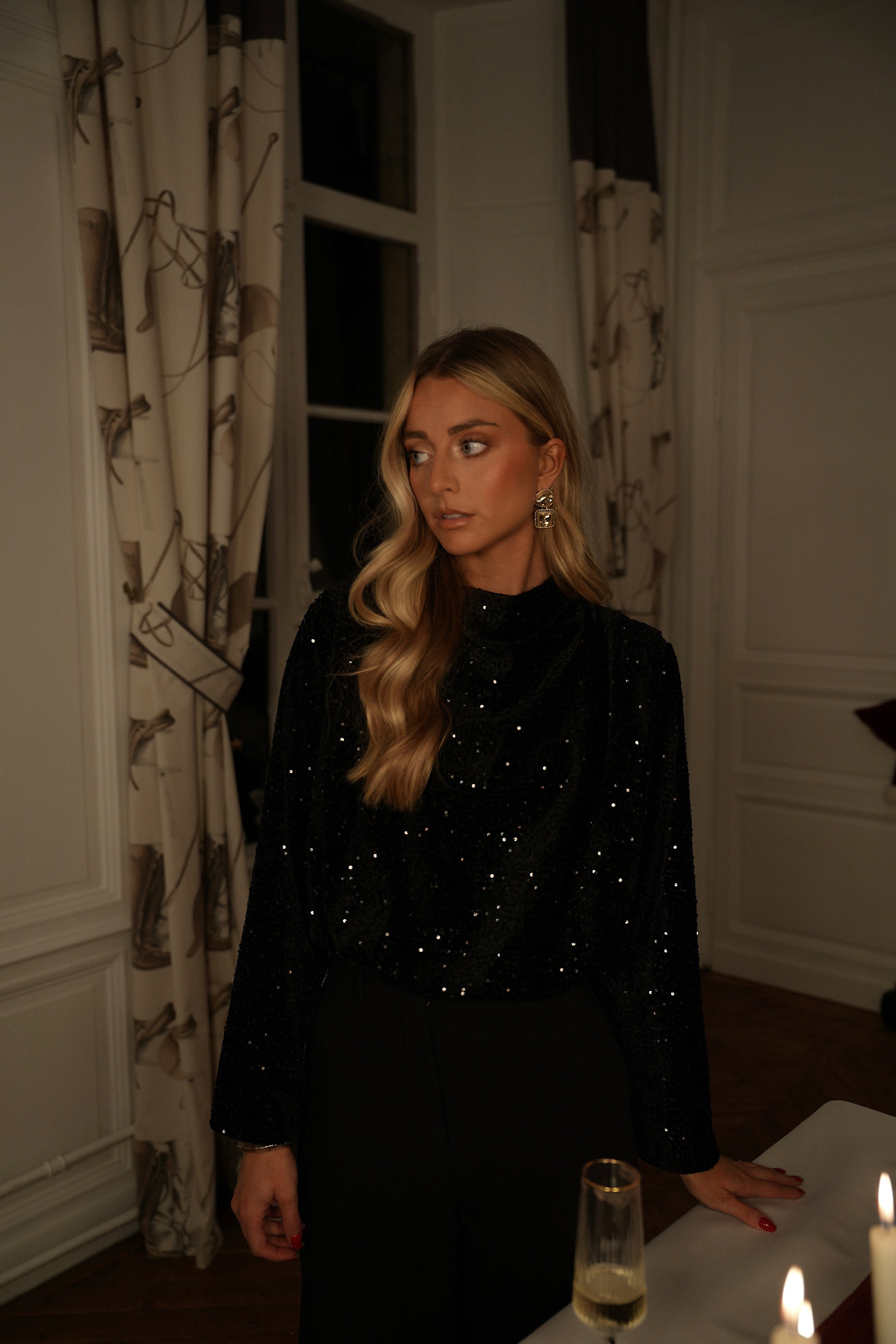 Jordane noire - Blouse à sequins