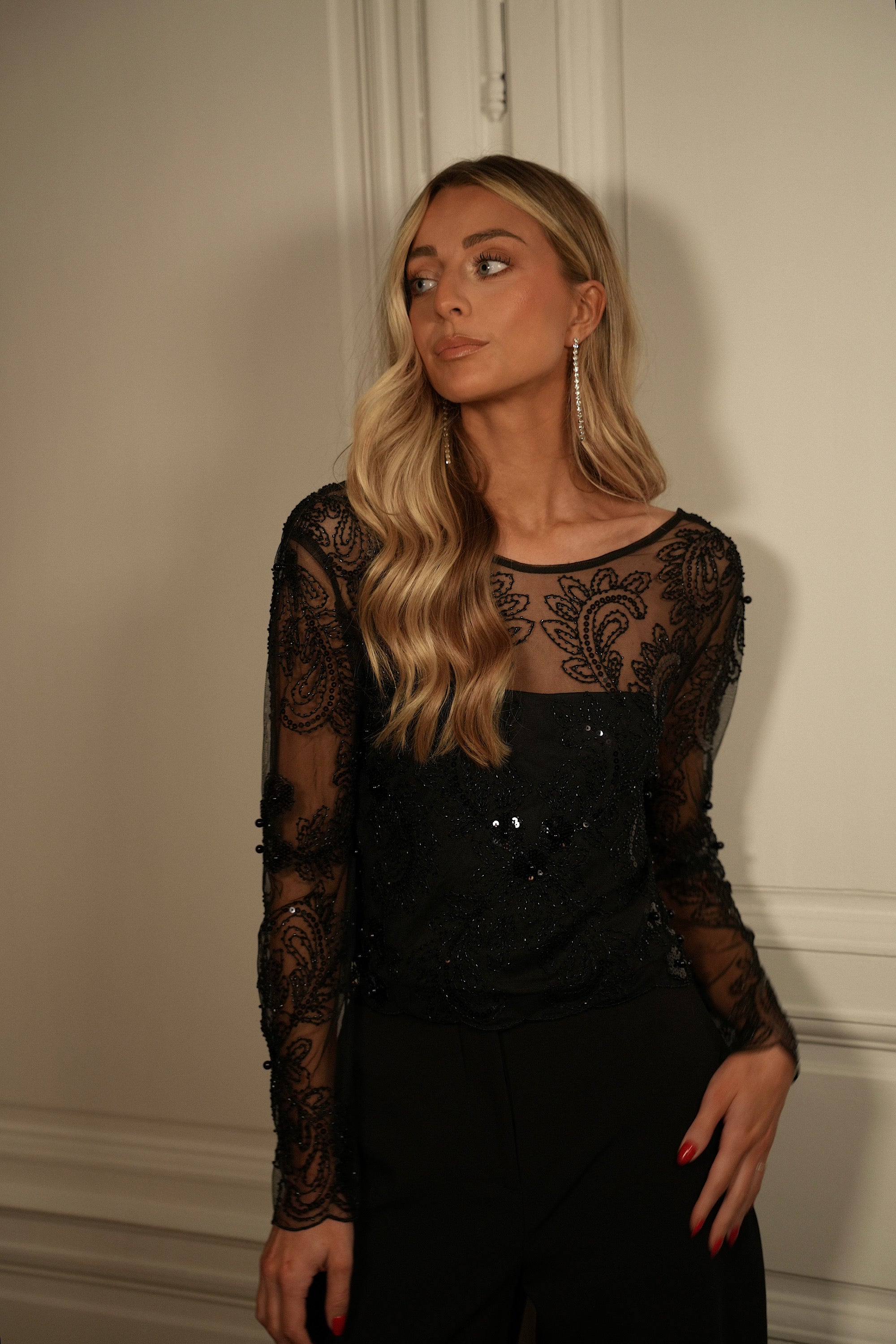 Violette noire - Blouse perlée