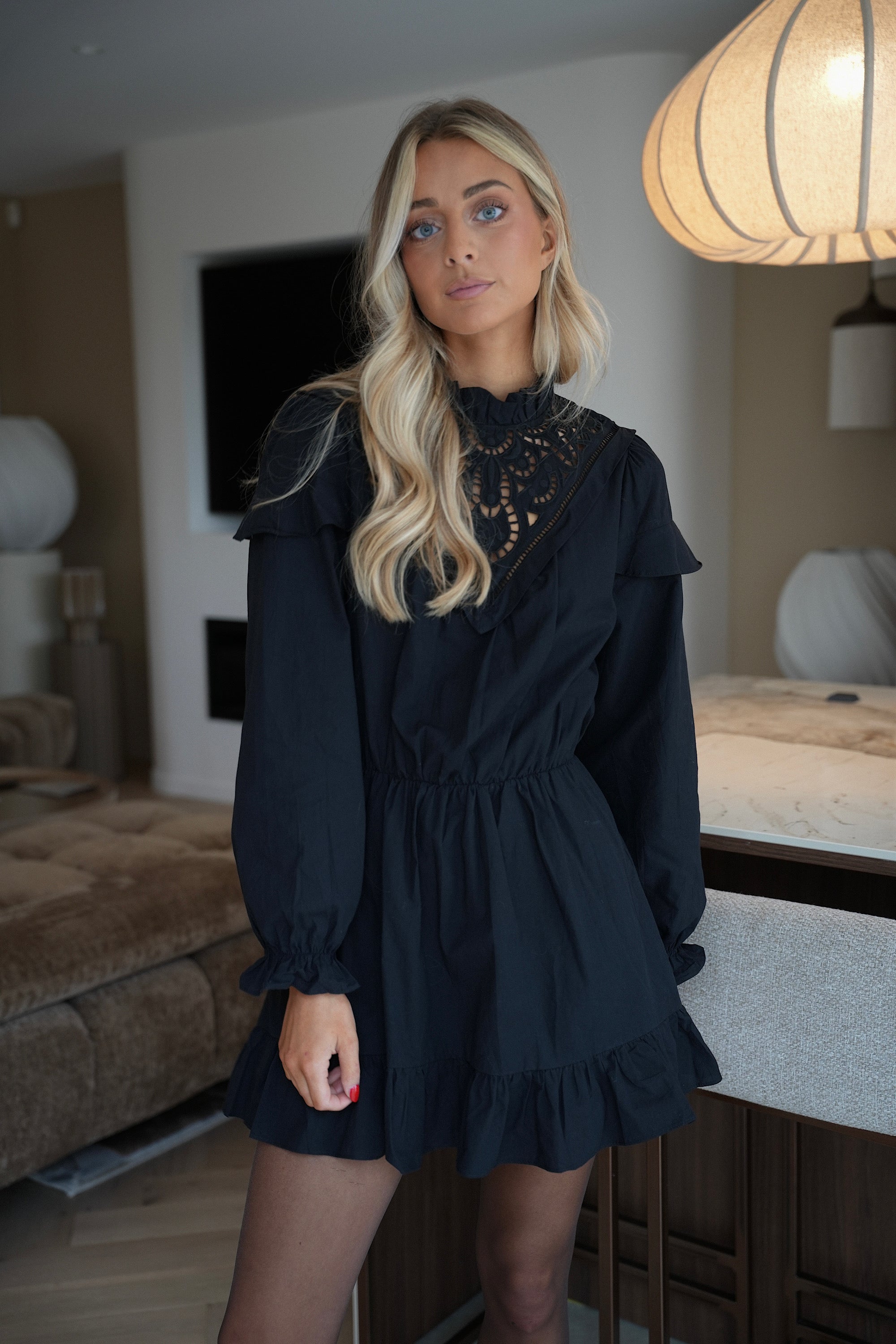 Charline noire - Robe brodée