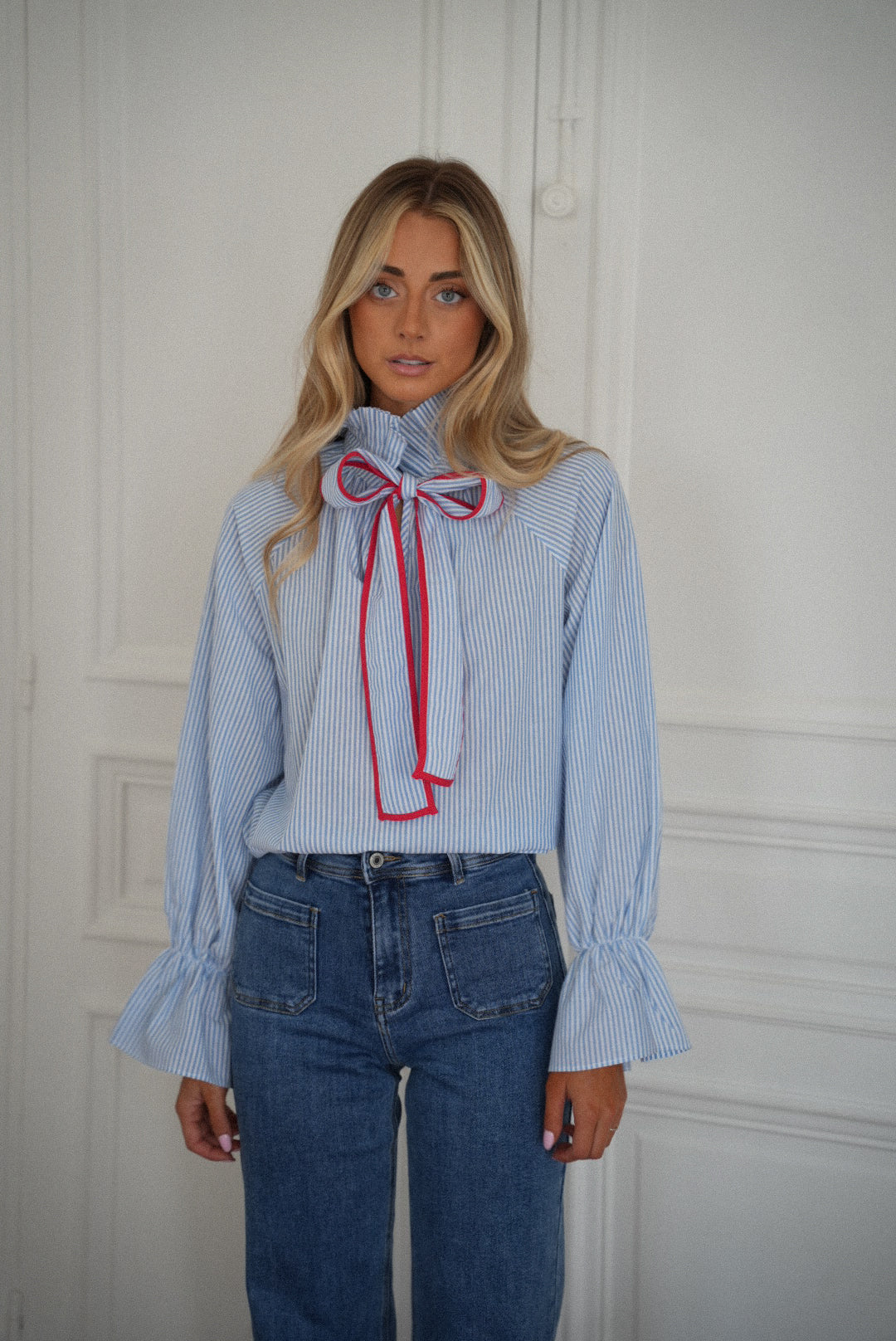 Meghan bleue - Blouse à noeud