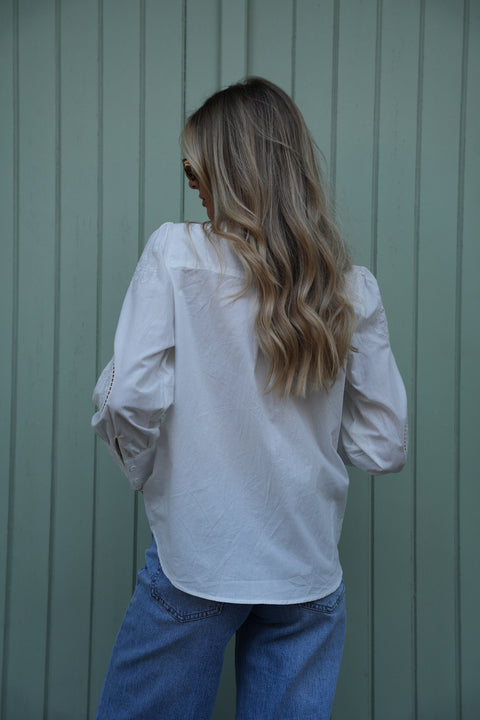 Donia blanche - Blouse brodée