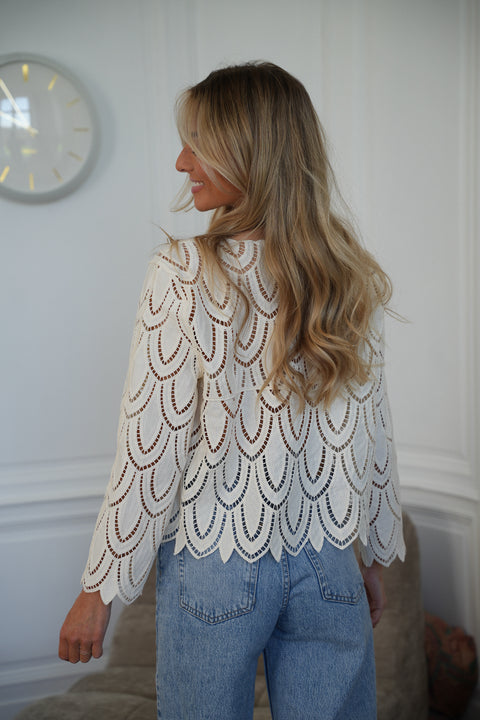 Rozane creme - Blouse brodée