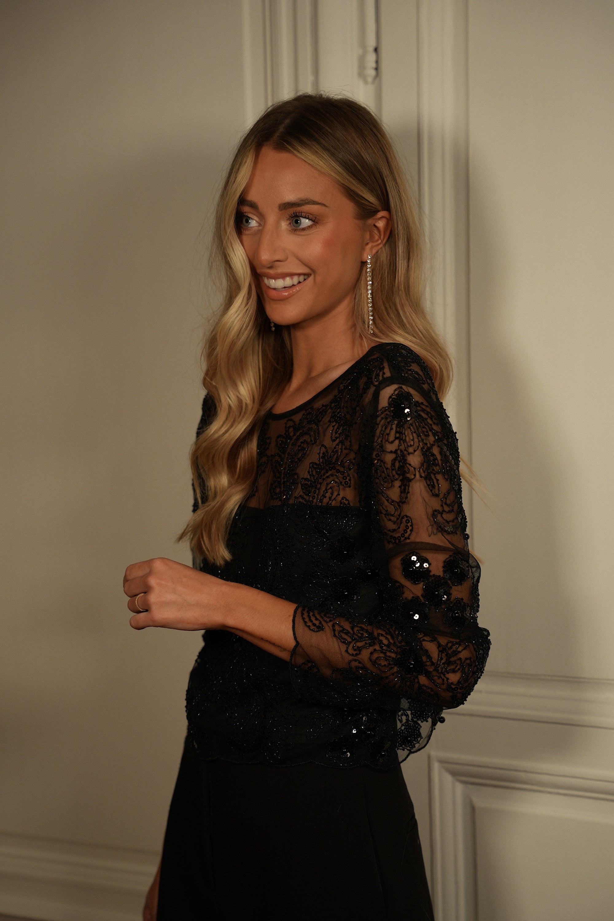 Violette noire - Blouse perlée