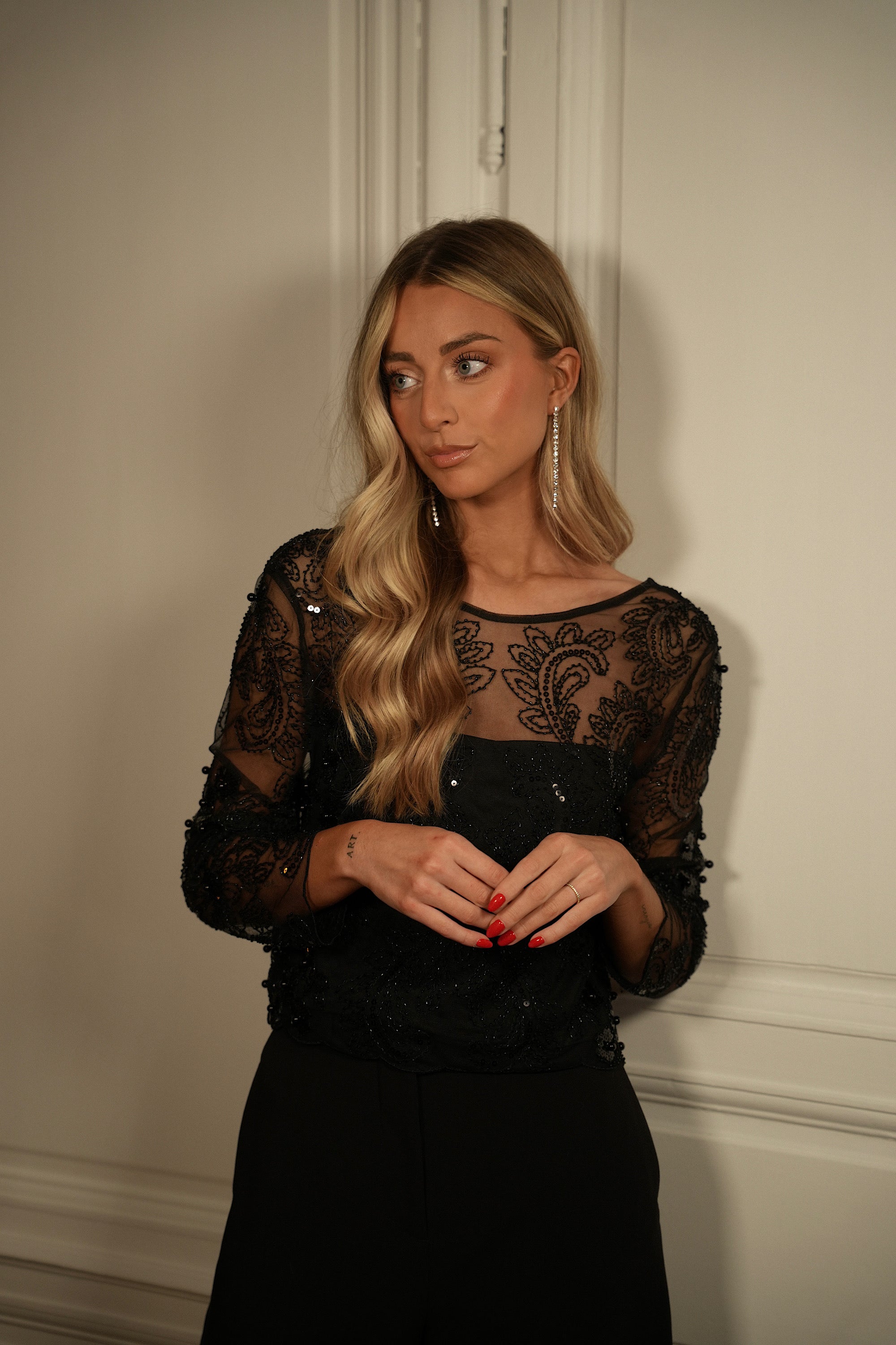 Violette noire - Blouse perlée