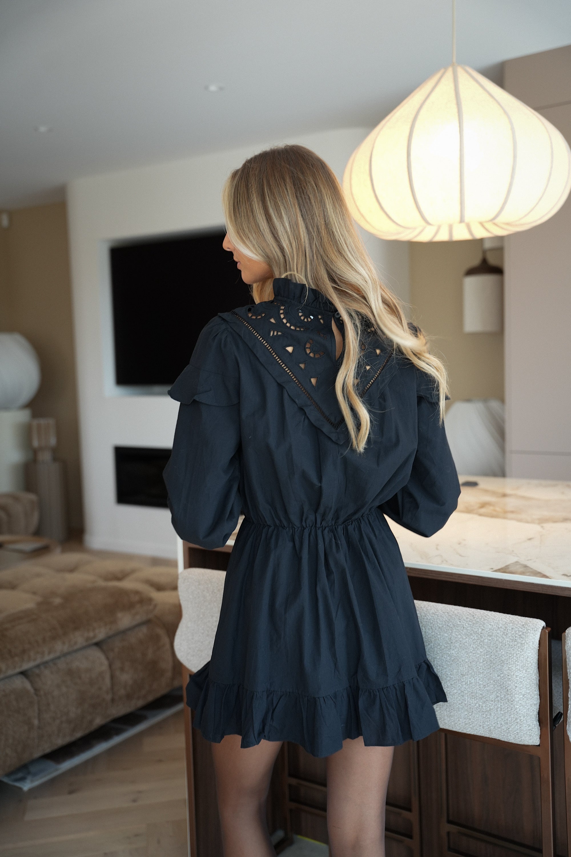 Charline noire - Robe brodée