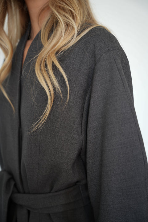 Lizea grise - Veste ceinturée