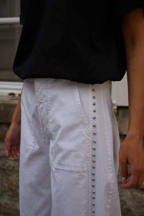 Yola blanc - Pantalon clouté