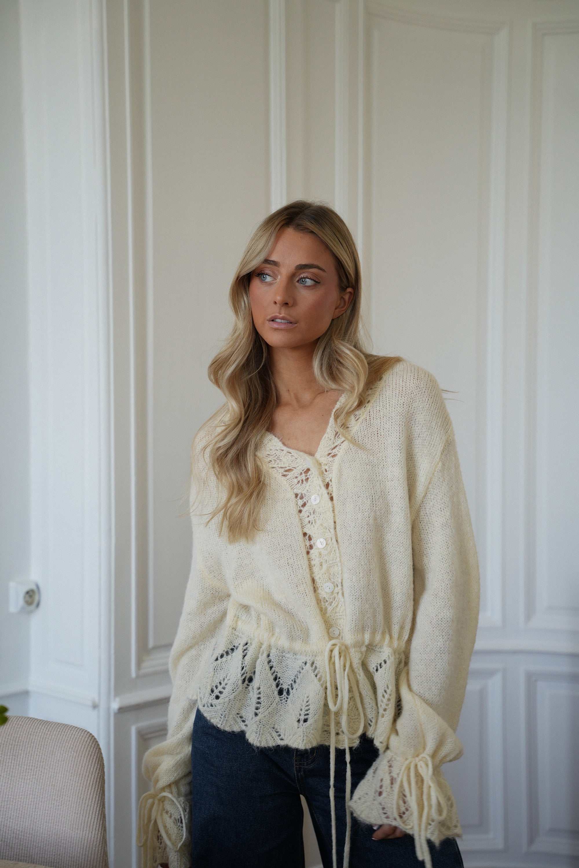 Orelia beige - Gilet brodé