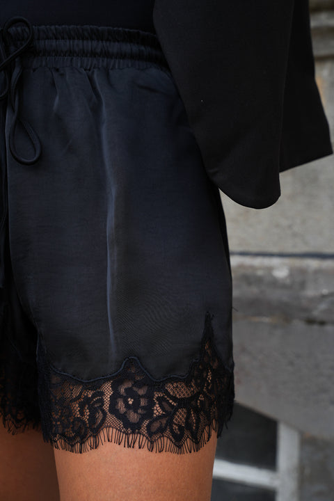 Toscane noir - Short dentelle