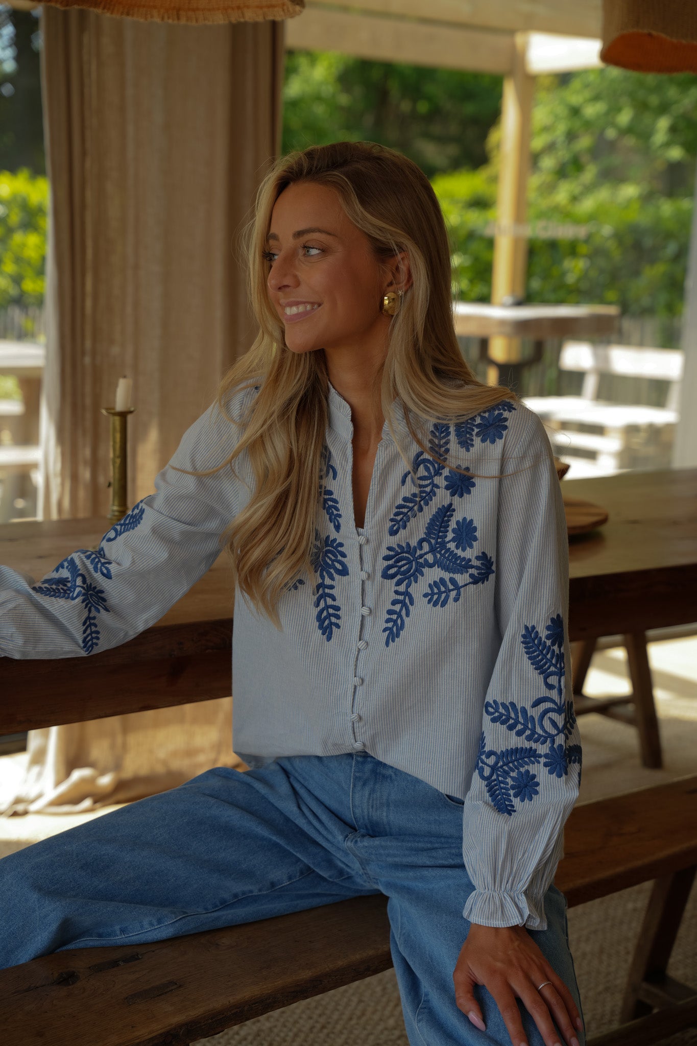 Amy bleue - Blouse brodée