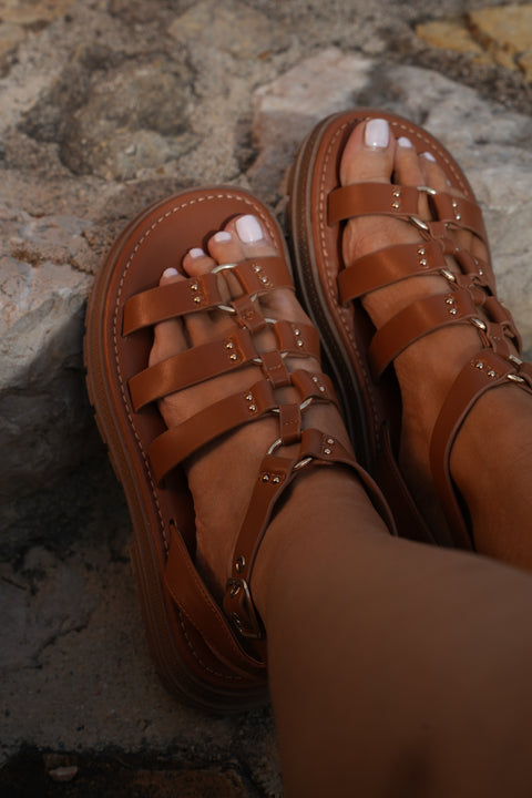 Zaho camel - Sandales cloutées