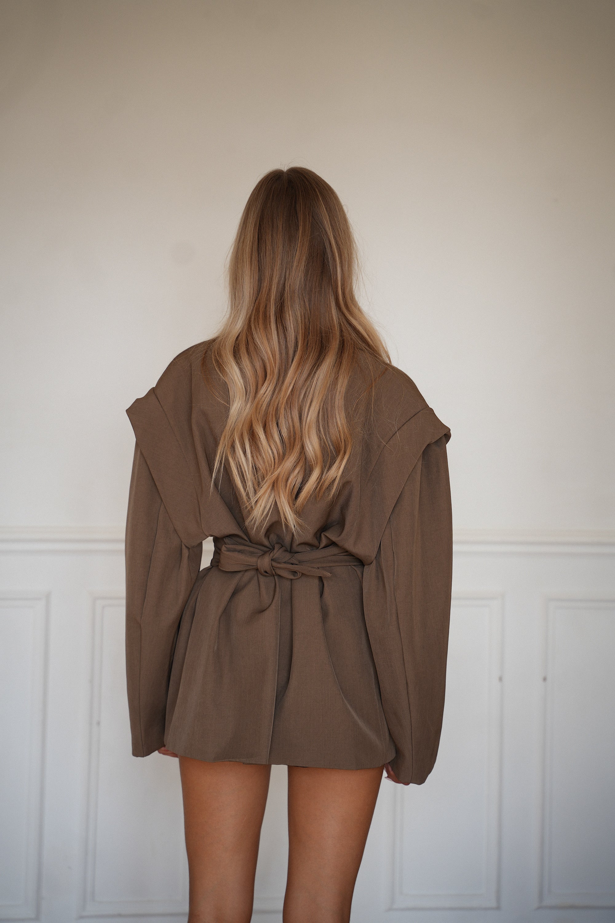 Gwen taupe - Blazer ceinturé