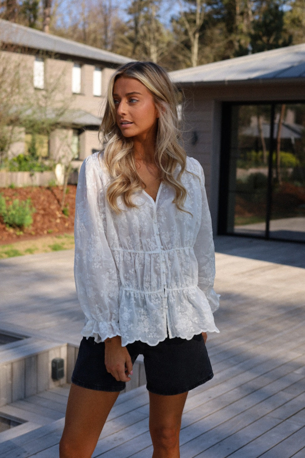 Flore blanche - Blouse brodée