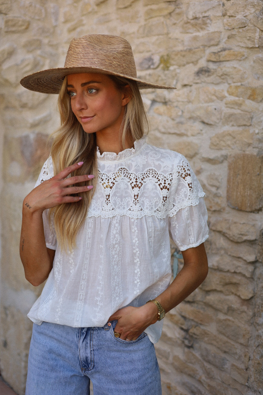 Karmen blanche - Blouse brodée