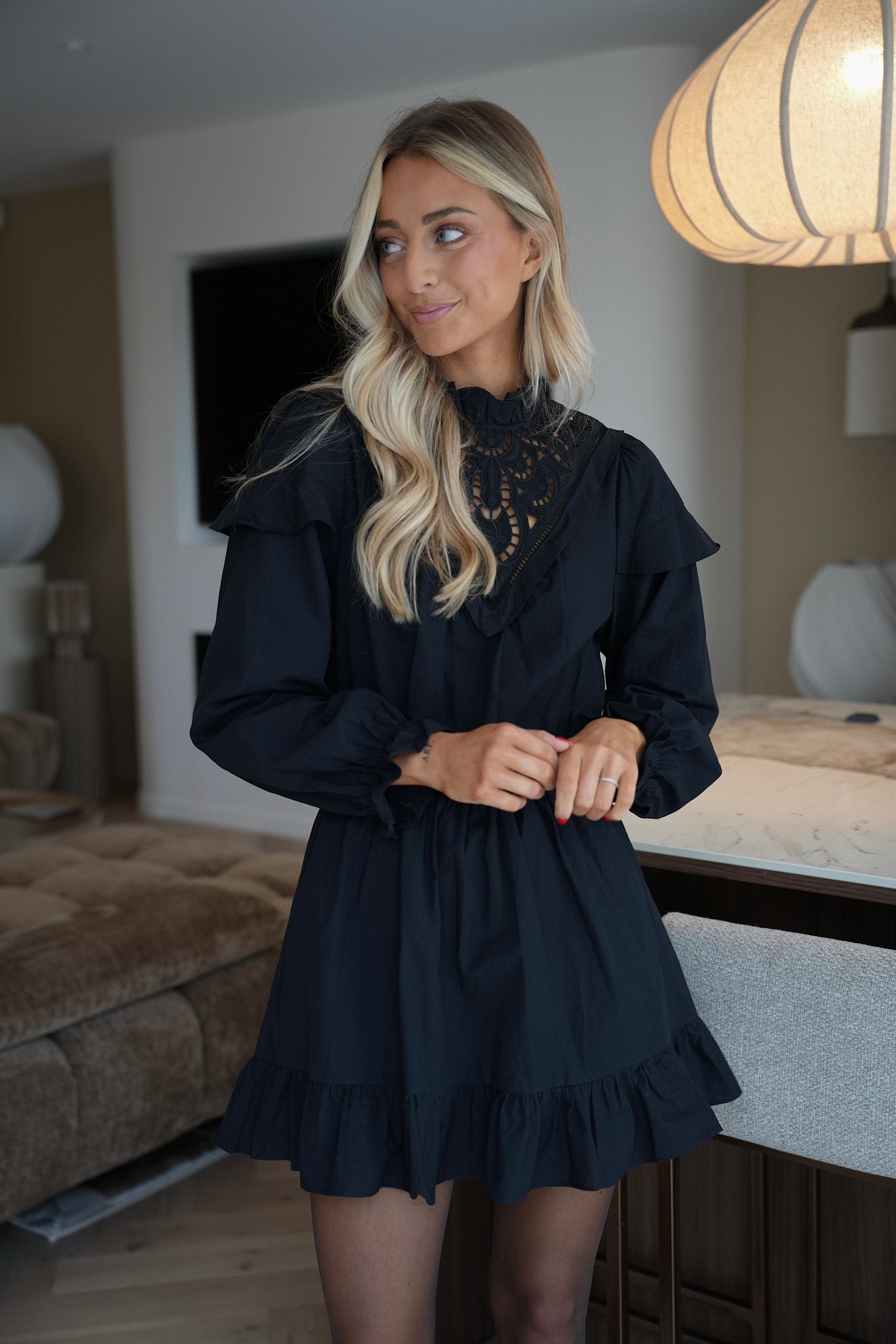 Charline noire - Robe brodée