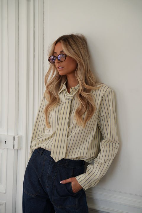 Lora jaune - Chemise cravate