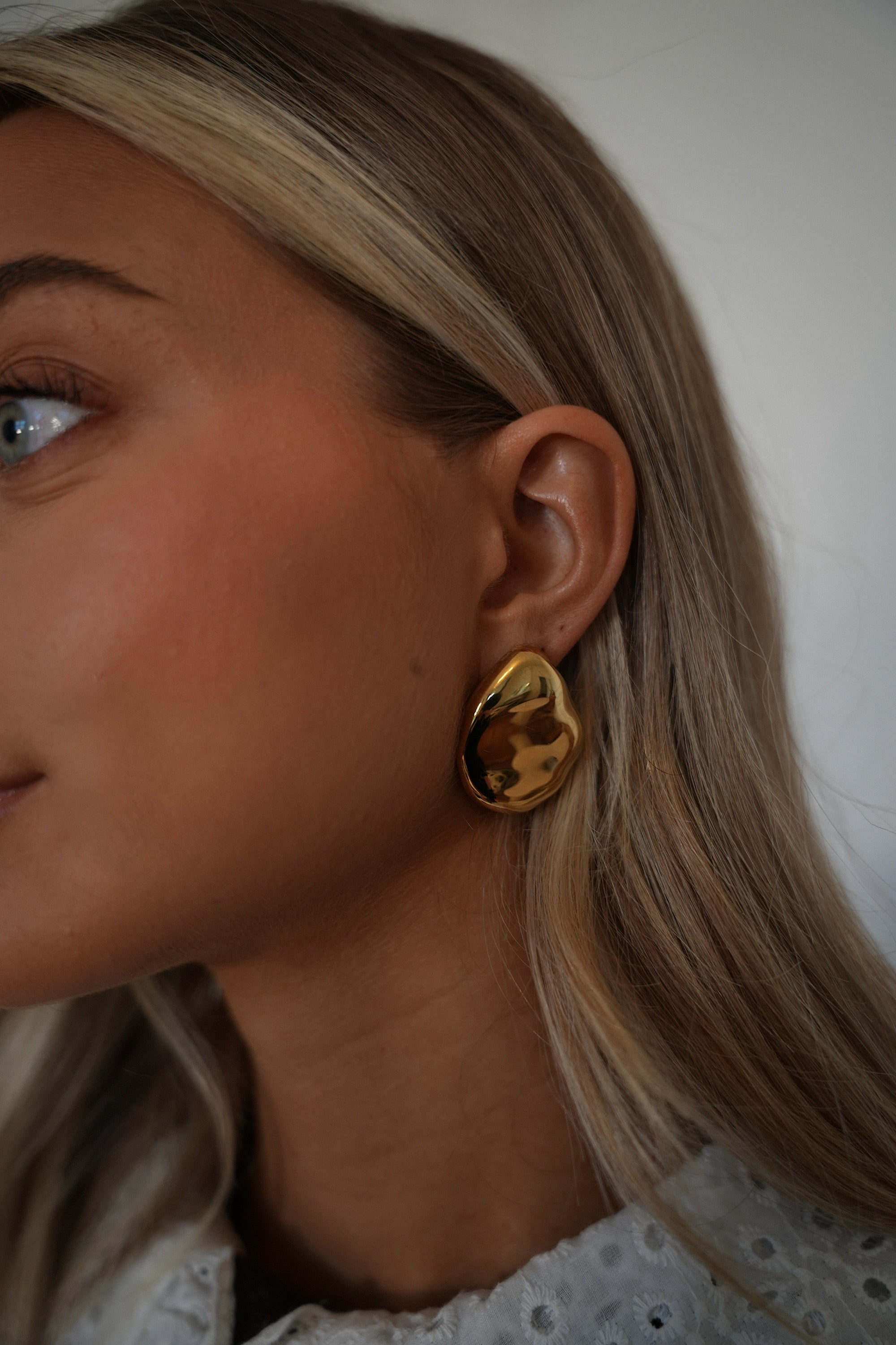 Toma dorées - Boucles d’oreilles acier