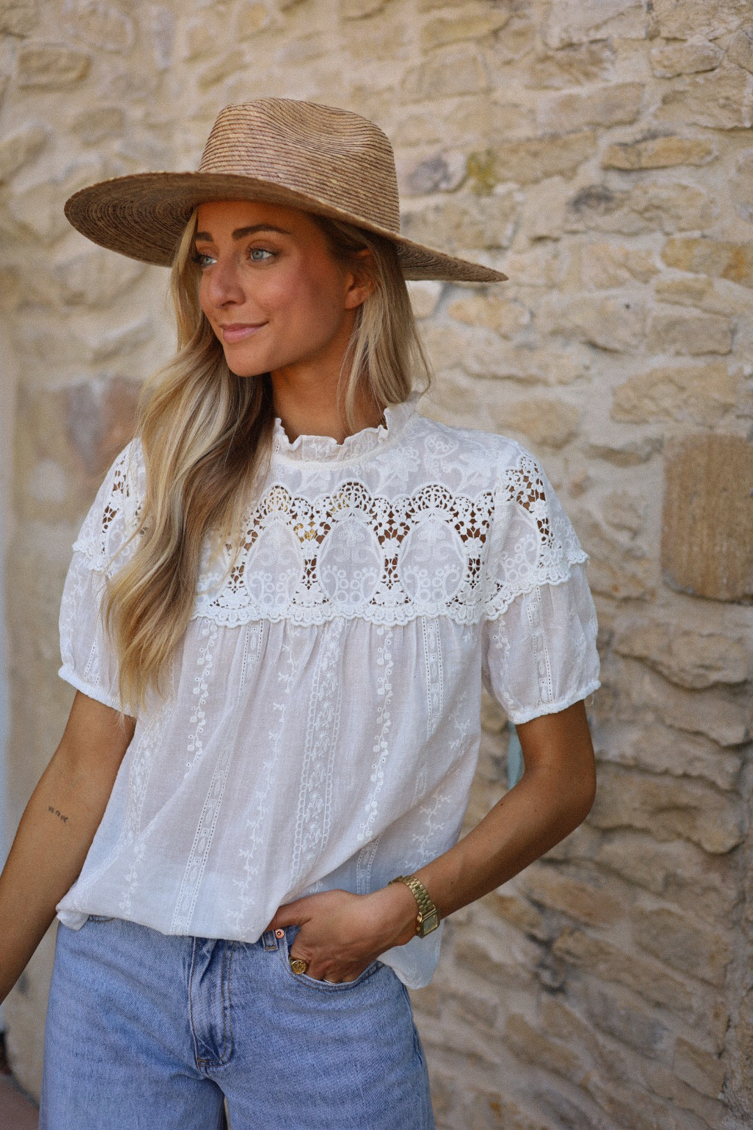 Karmen blanche - Blouse brodée