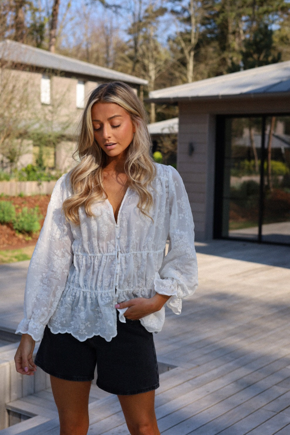 Flore blanche - Blouse brodée