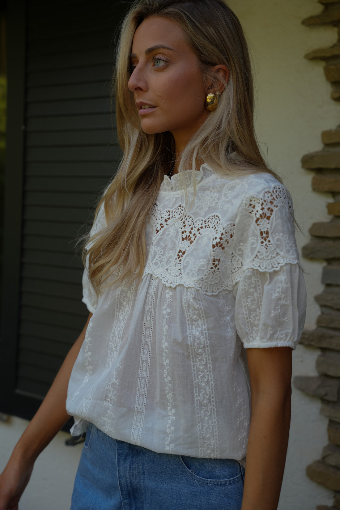 Karmen blanche - Blouse brodée