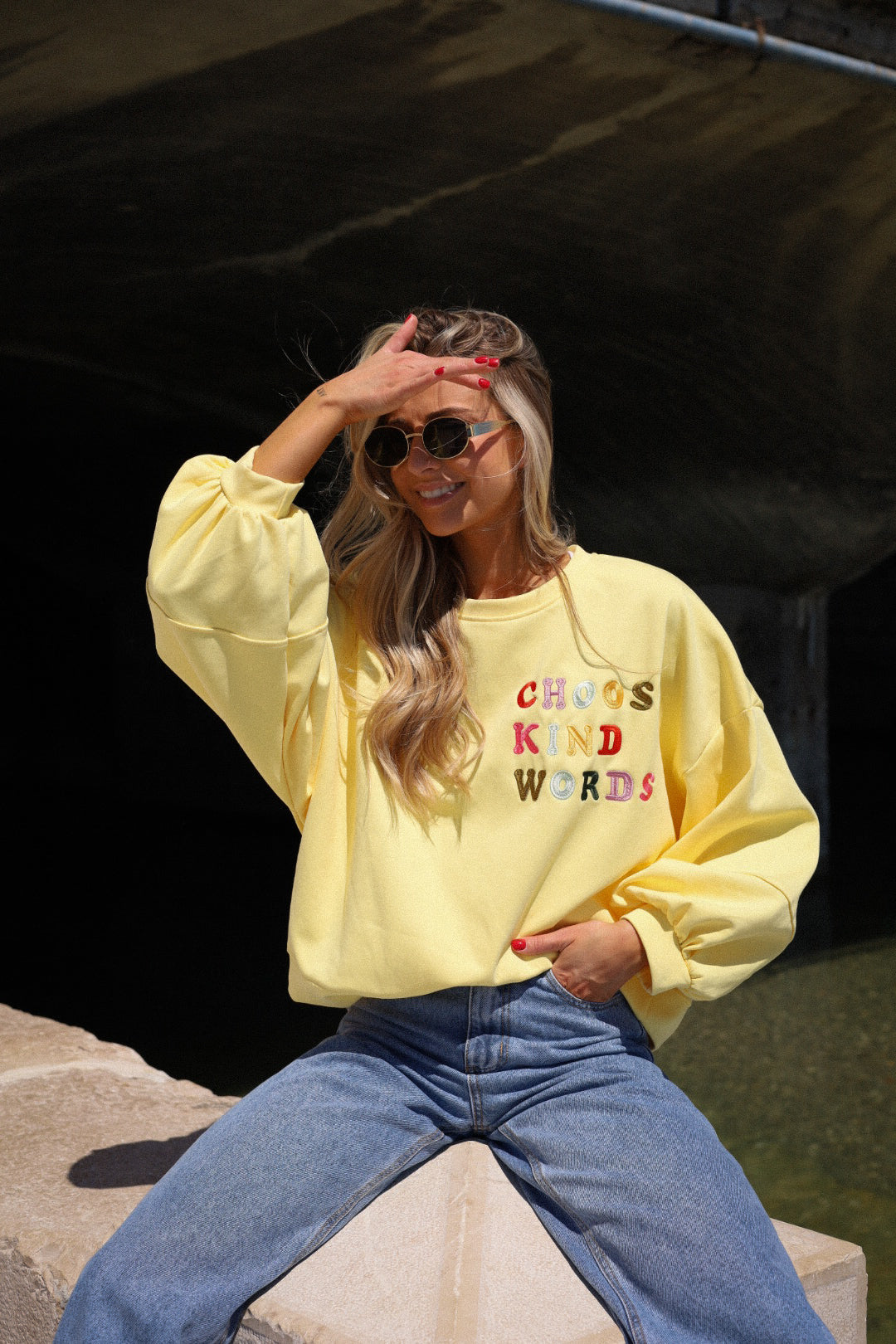 Romane jaune - Sweat-shirt brodé