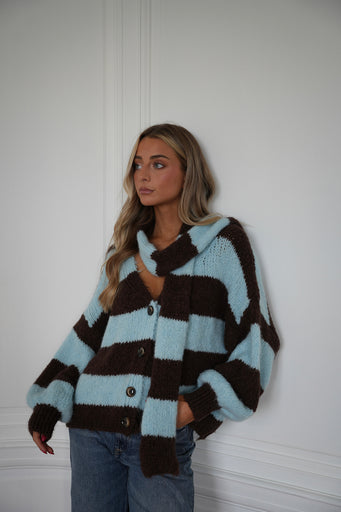 Jasmin bleu/chocolat - Gilet écharpe rayé