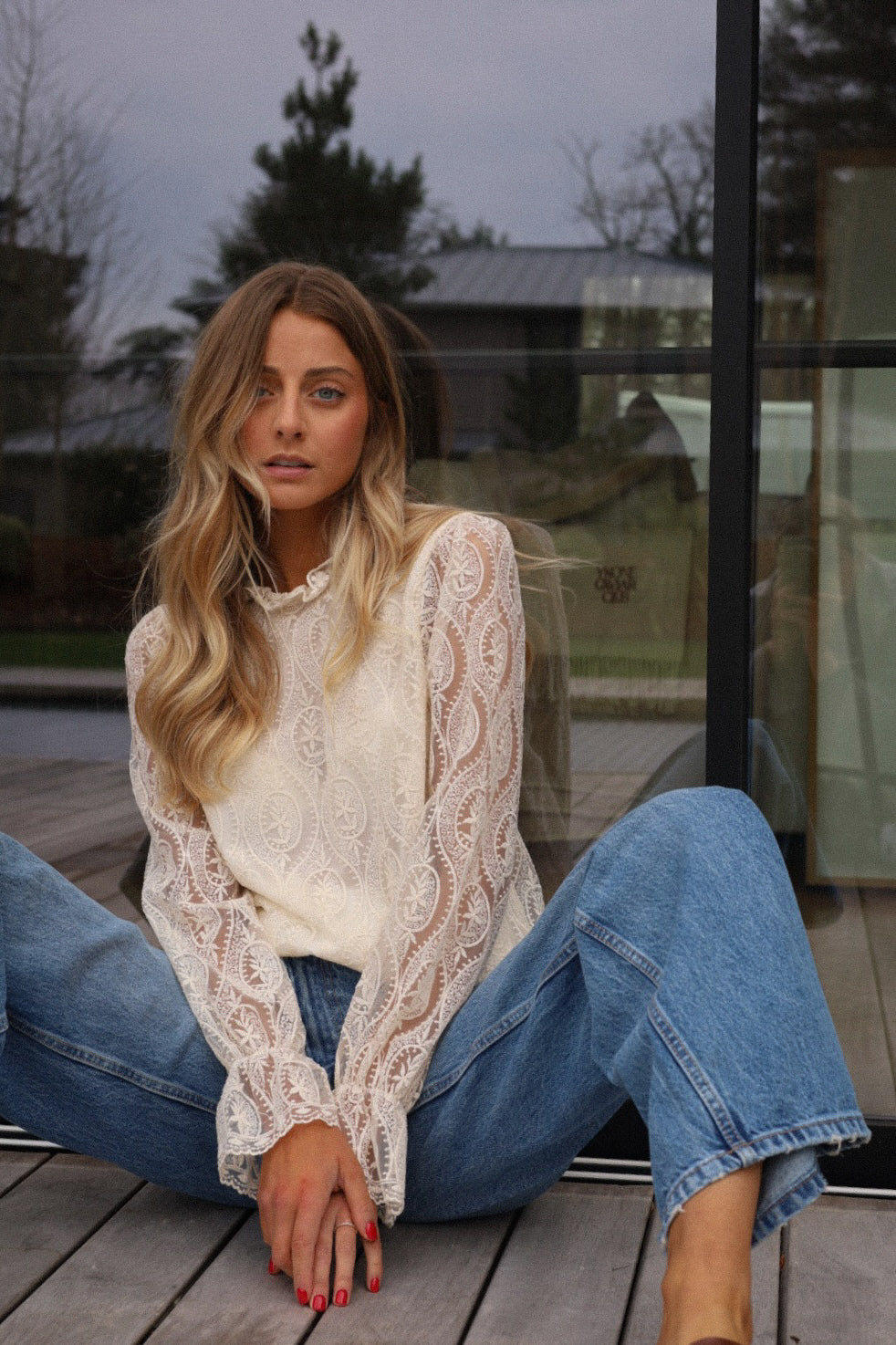 Jana beige - Blouse brodée