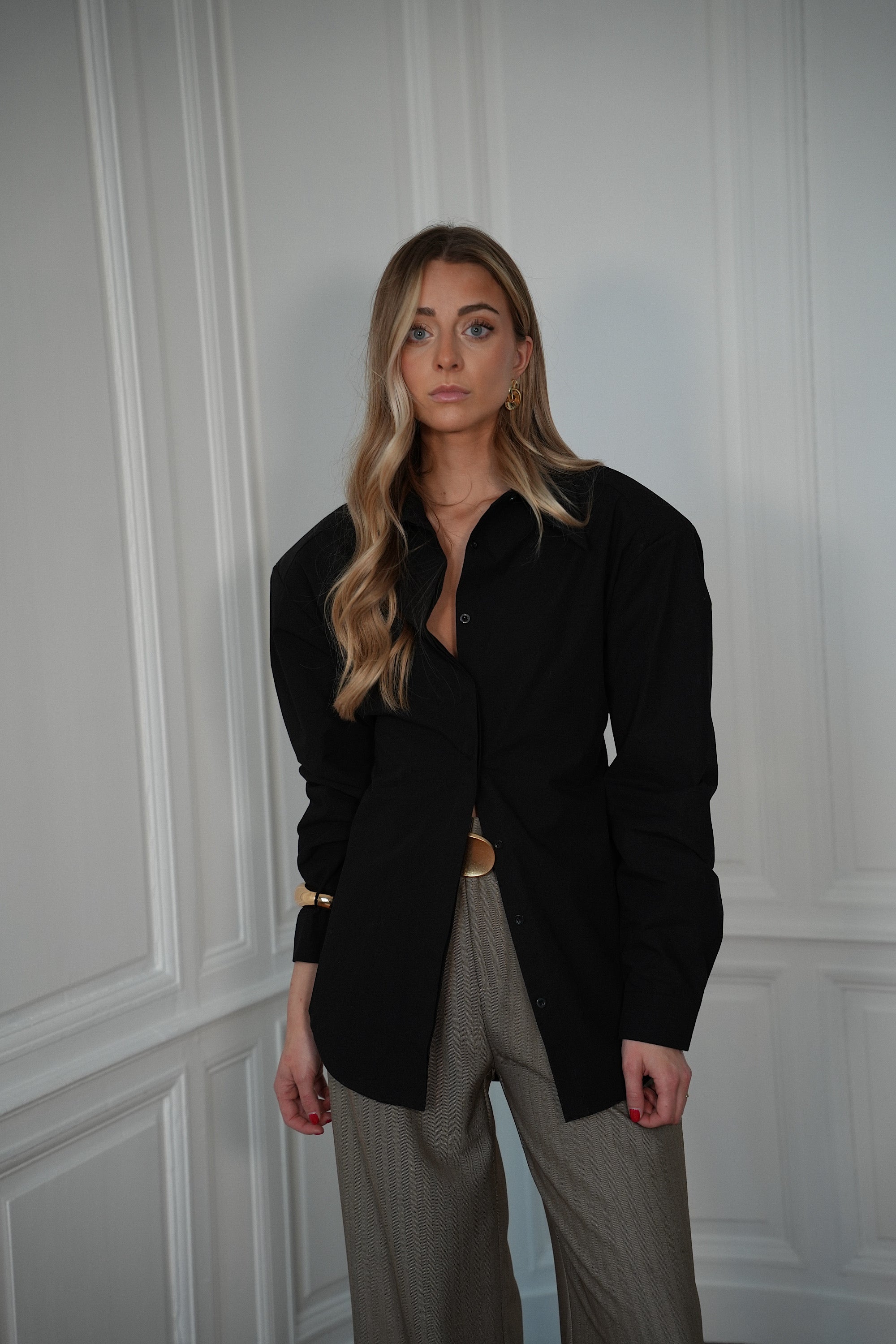 Elza noire - Chemise à épaulettes