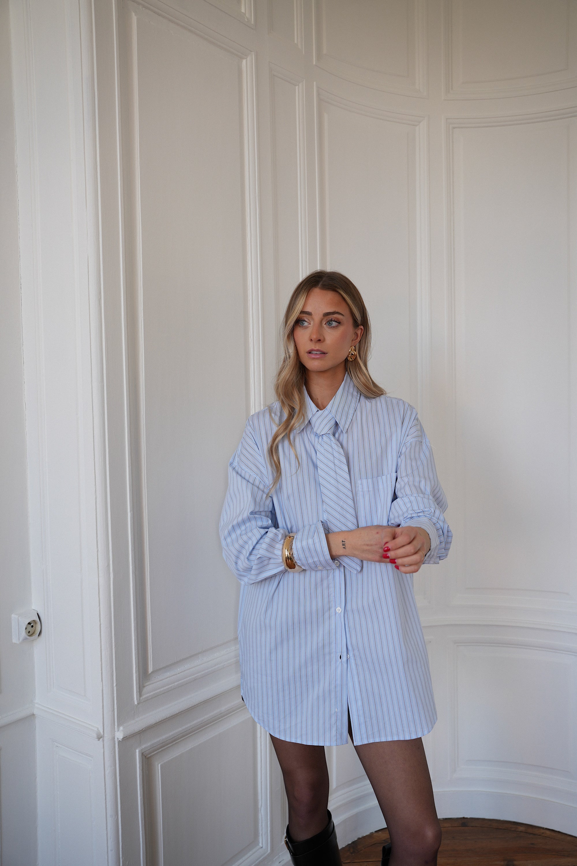 Yasmine bleue - Chemise cravate